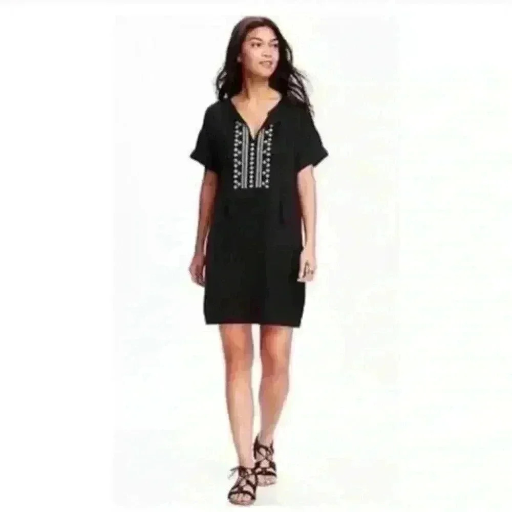 Old Navy Medium black embroidered peasant dress small